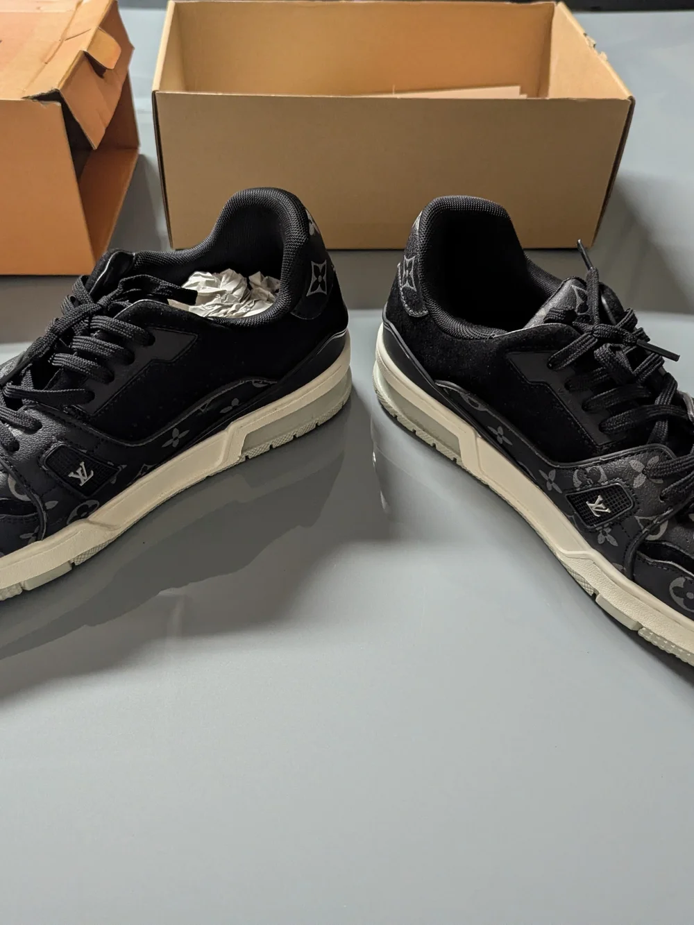Louis Vuitton Black & Cream Monogram Low-Top Lace-Up Sneakers - Picture 3 of 9